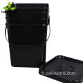 grand seau en plastique carré noir de 8 gallons